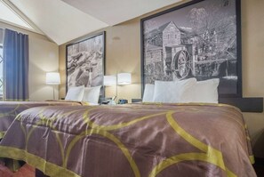Habitación, 2 camas matrimoniales, para no fumadores | Escritorio, espacio para trabajar con laptop y cortinas blackout 