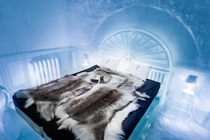 Superior Room (Kaamos) | Bed sheets - Ice Hotel (Jukkasjärvi)