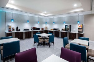 Desayuno continental incluido todos los días 