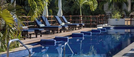 Outdoor pool, open 8:00 AM to 9:00 PM, pool umbrellas, pool loungers