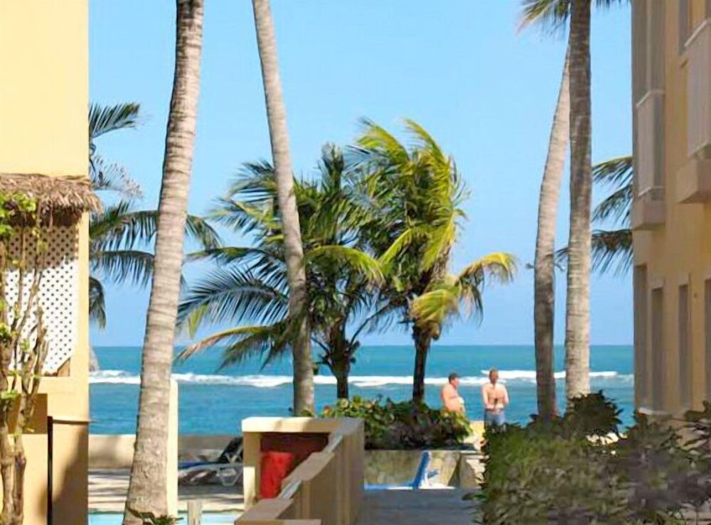 Kite Beach Hotel and Condos 4