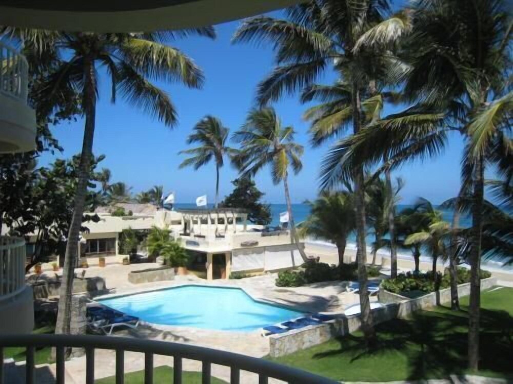 Kite Beach Hotel and Condos 1