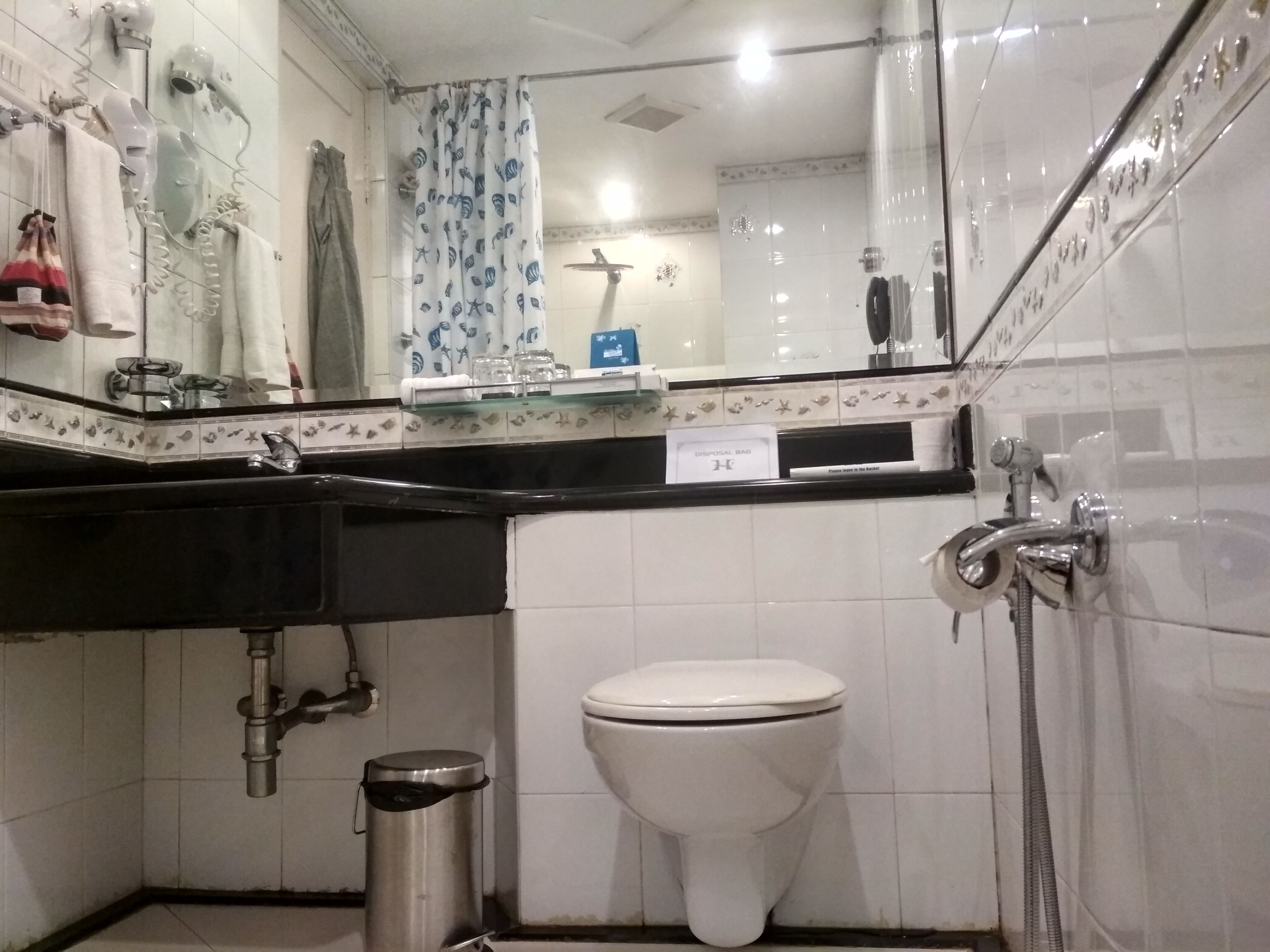 suite, 1 king bed | bathroom sink