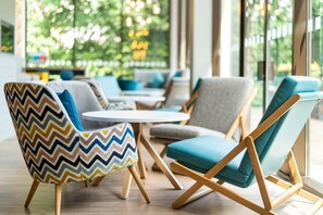 Bar (on property) - Holiday Inn Bournemouth by IHG (Bournemouth)