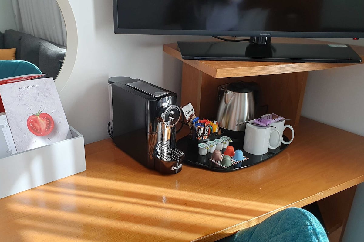 1 bedroom, in-room safe, desk, laptop workspace