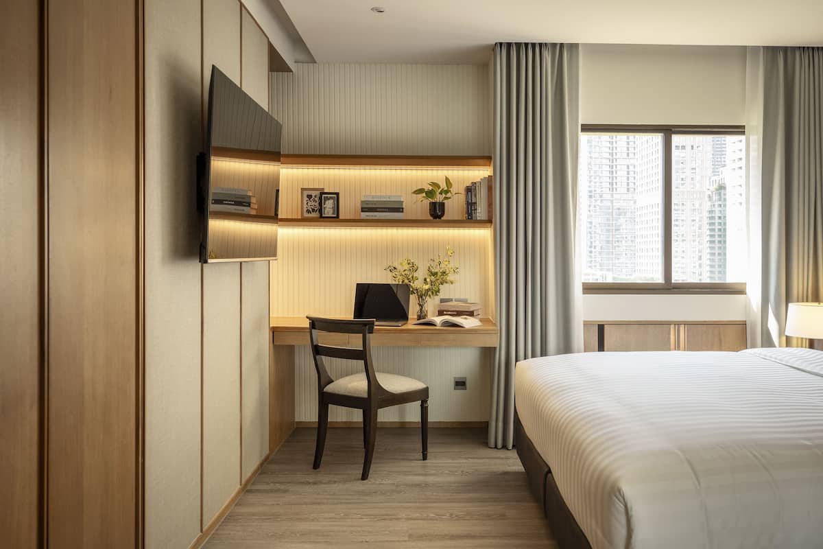 Two Bedroom Signature Suite | 고급 침구, 객실 내 금고, 책상, 암막 커튼