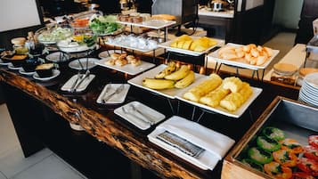 Daily buffet breakfast for a fee