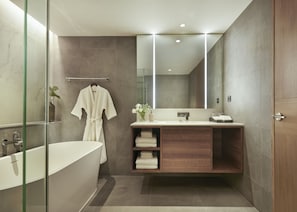 Two Bedroom Signature Suite | Badezimmer