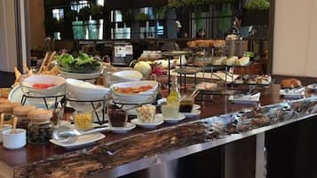 Daily buffet breakfast (THB 450 per person)