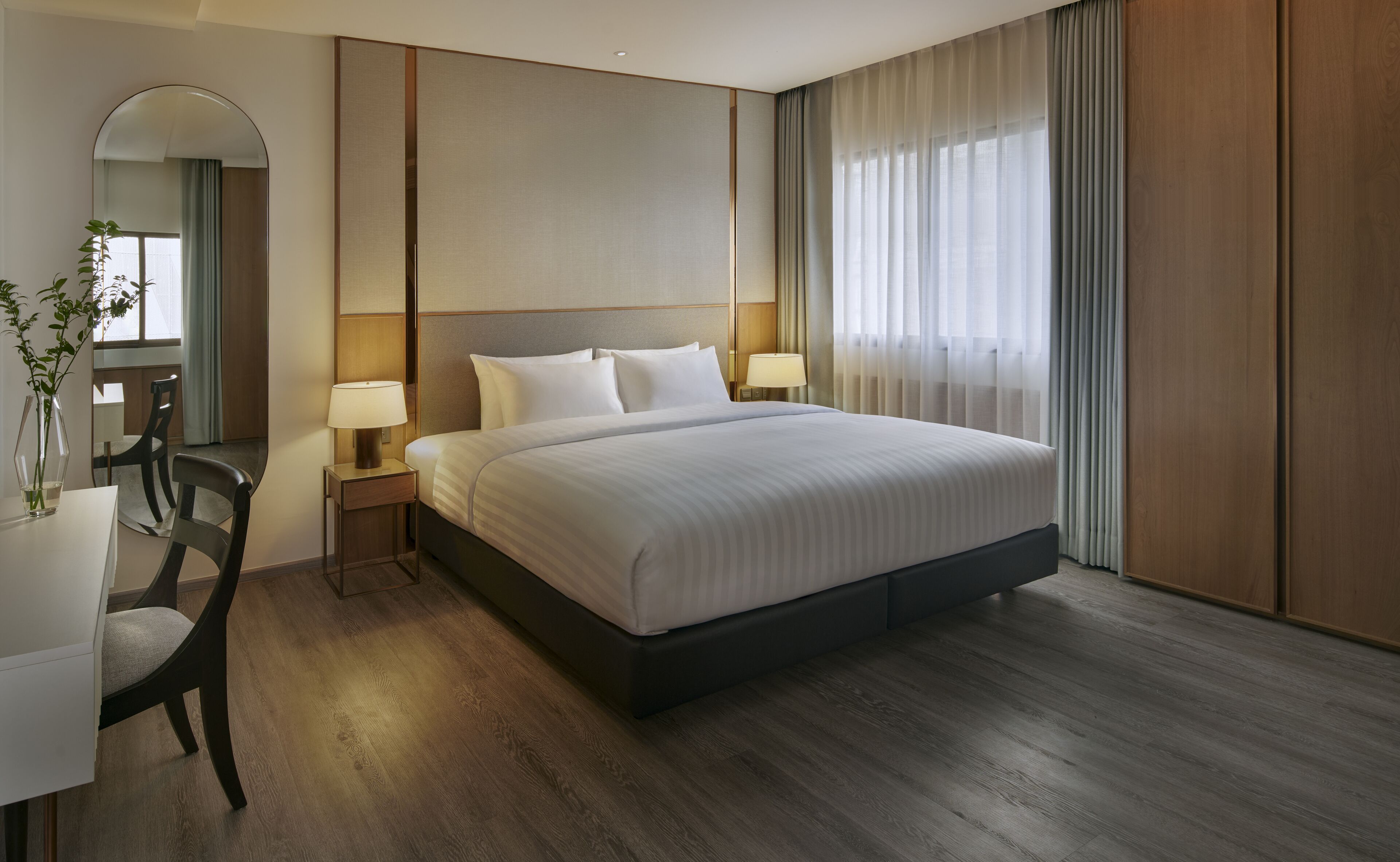 Premium bedding, in-room safe, desk, blackout drapes