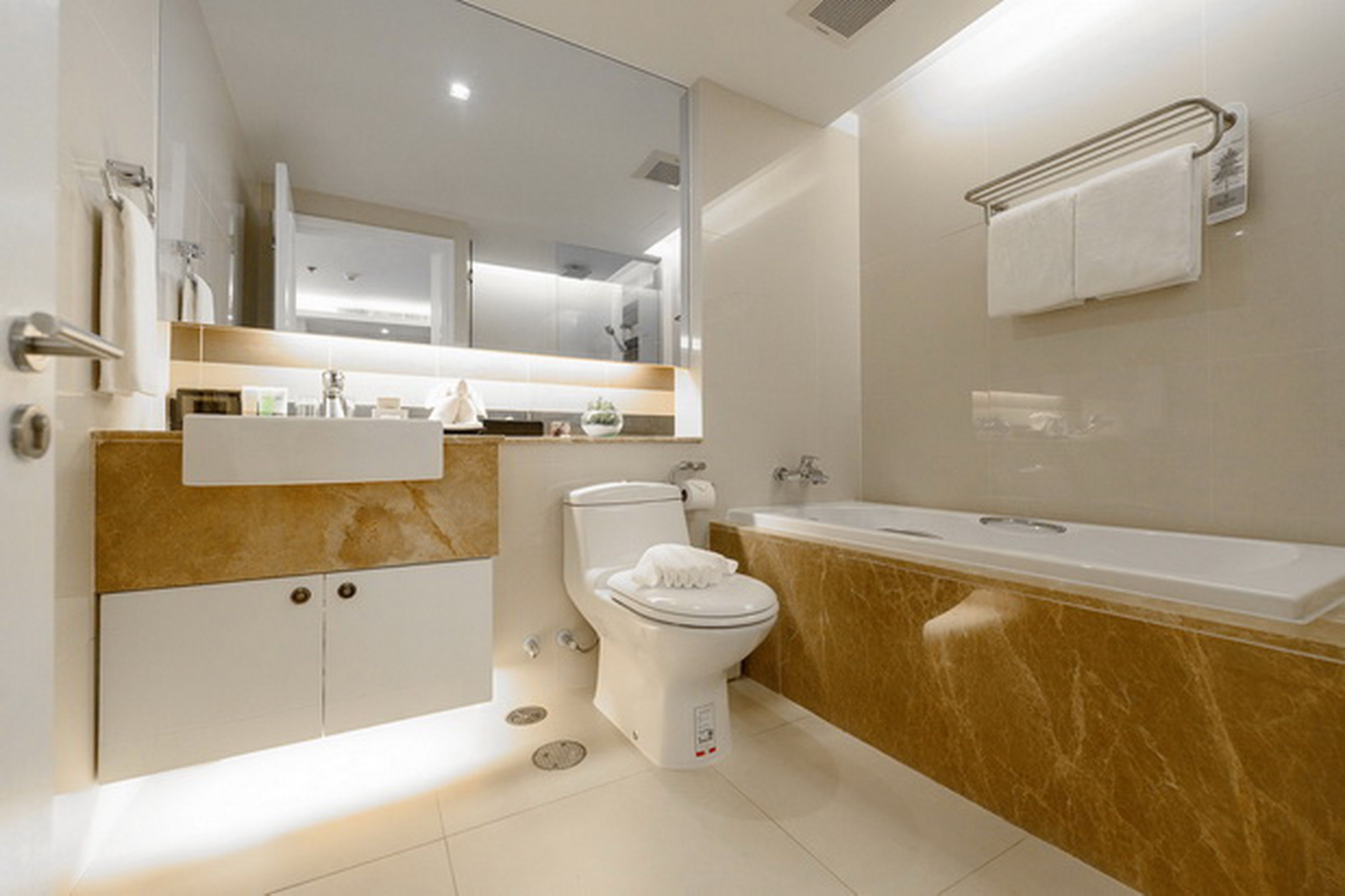 Photo - Bliston Suwan Park View