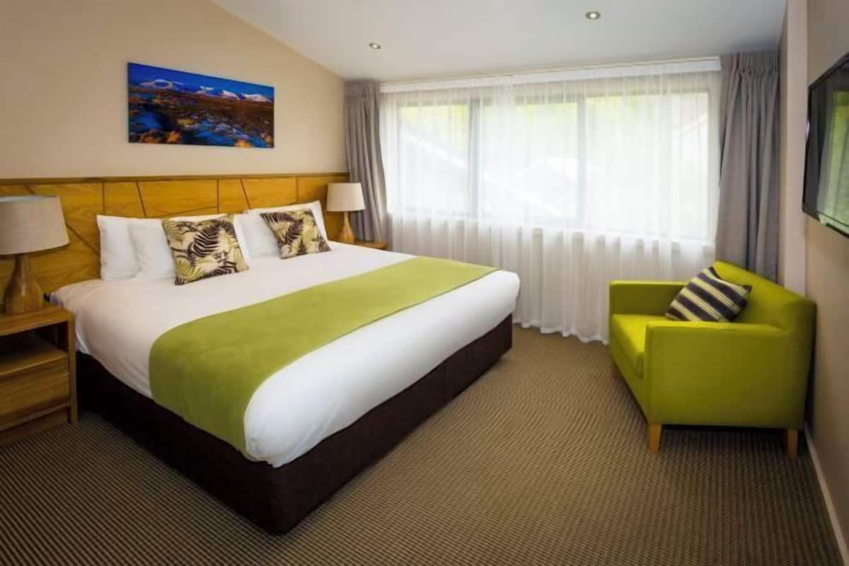 In-room safe, iron/ironing board, cribs (free), rollaway beds (free)