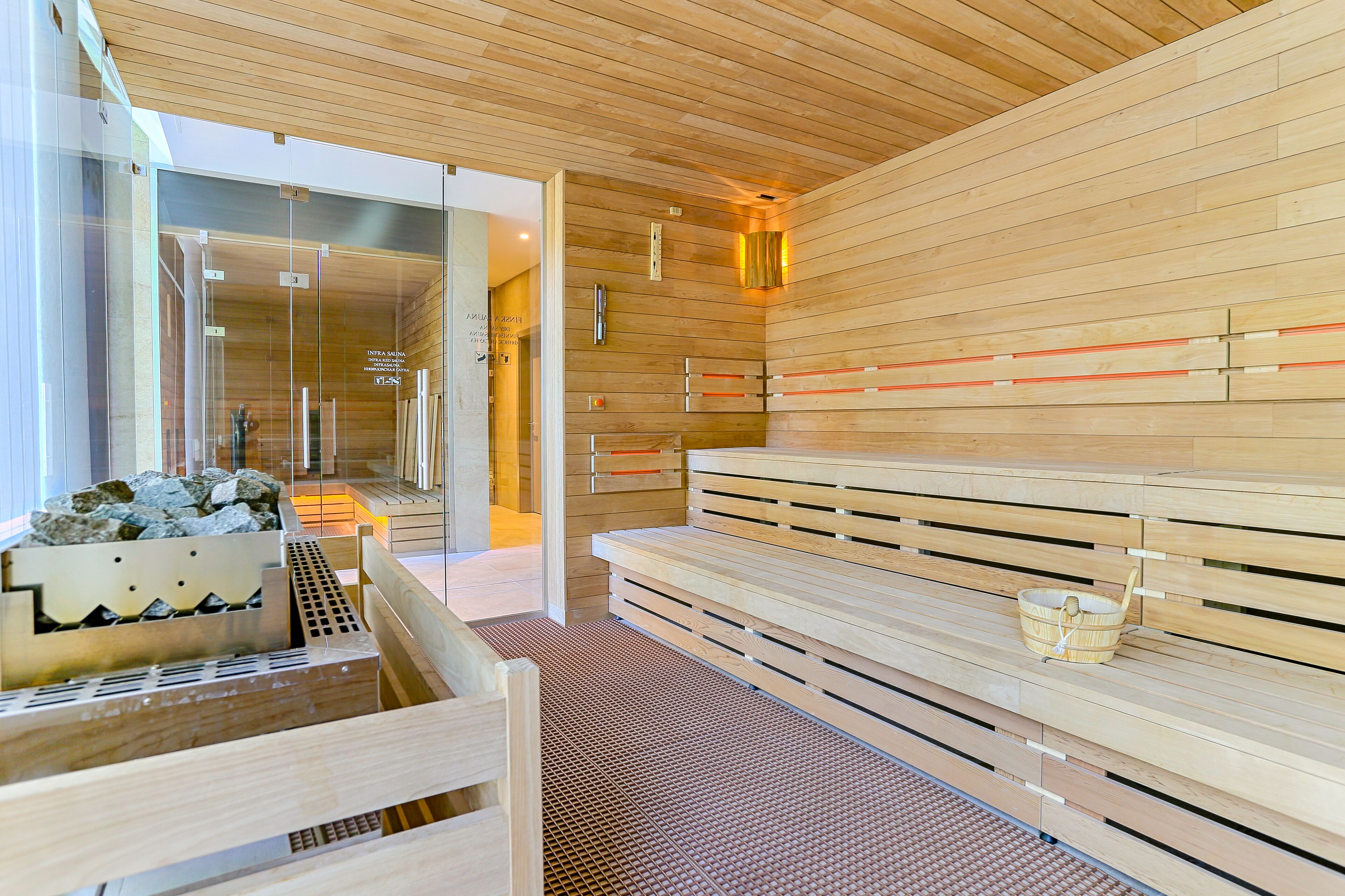 sauna, hot tub, hot springs/mineral springs, body treatments, mud baths