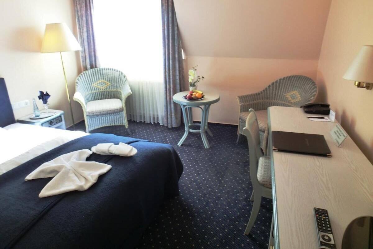 In-room safe, desk, soundproofing, iron/ironing board