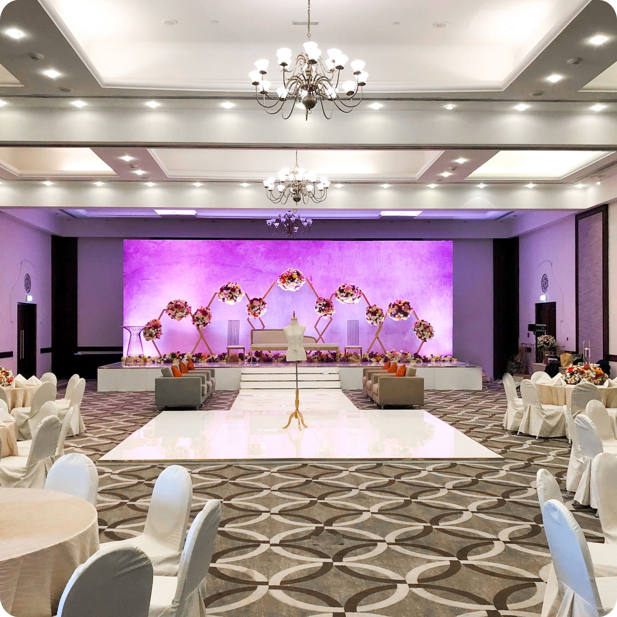 Photo - Millennium Lakeview Hotel