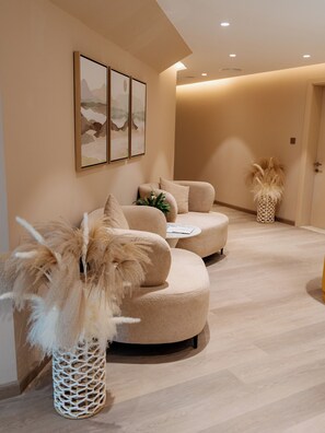 Khu tiếp tân spa