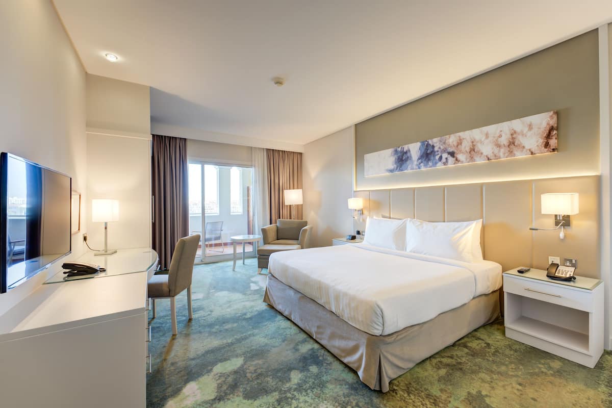 Kamar Premium, 1 Tempat Tidur King | Seprai premium, minibar, brankas, dan meja kerja