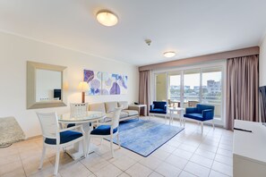 Premium bedding, minibar, in-room safe, desk