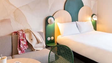 Quarto conforto, 1 cama Queen e sofá-cama | Quartos à prova de som, ferros/tábuas de passar roupa, berços grátis