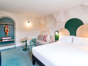 Comfort Room, 1 Queen Bed with Sofa bed