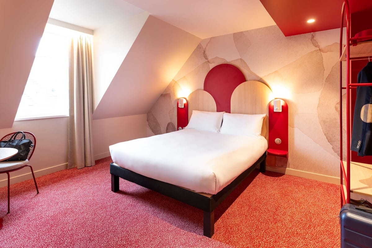 Soundproofing, iron/ironing board, free cots/infant beds, free WiFi