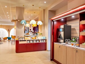 Free daily continental breakfast - ibis Styles Strasbourg Centre République (Strasbourg)