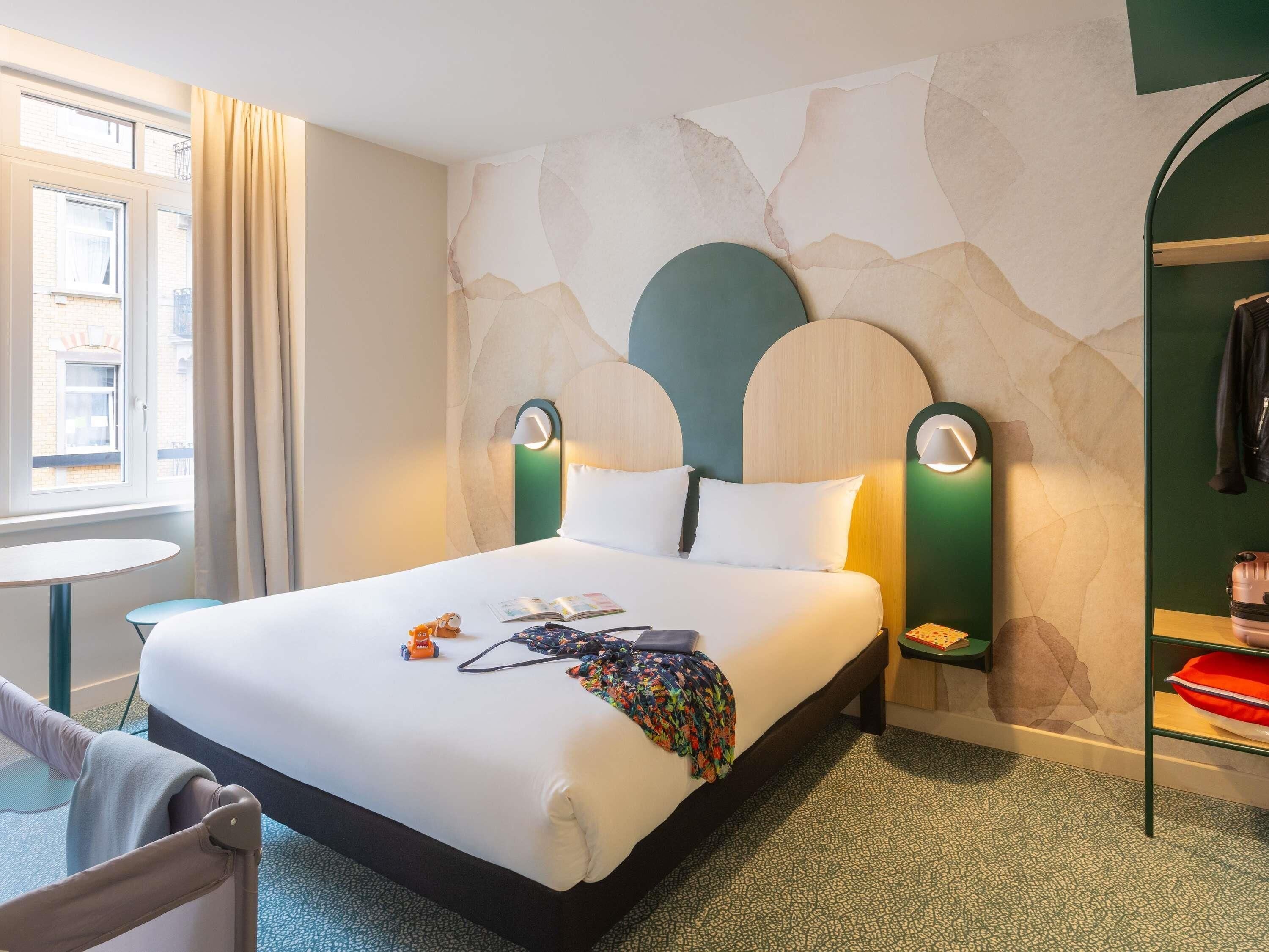 Standard Room, 1 Queen Bed | Soundproofing, iron/ironing board, free cribs/infant beds, free WiFi