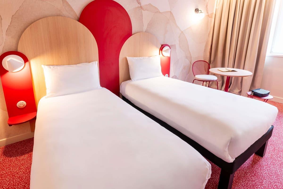 Soundproofing, iron/ironing board, free cribs/infant beds, free WiFi