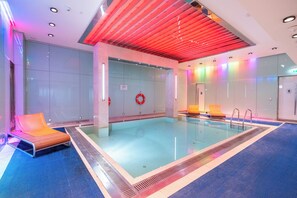 2 piscines couvertes