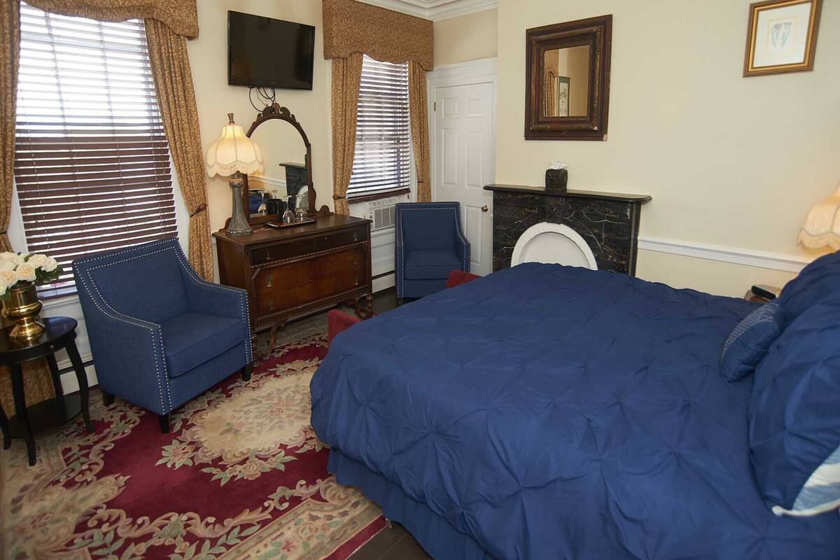 Standard Double Room, Ensuite (The Inn 1 King (no pets))