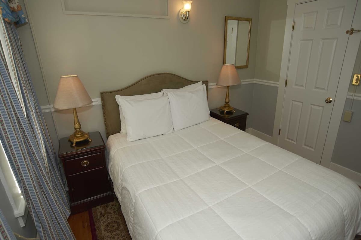 Standard Double Room, Ensuite (The House 18 Queen (no pe)