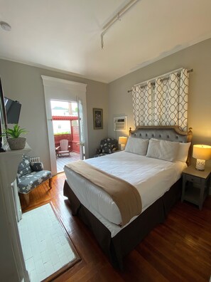 Standard Double Room, Ensuite (THE HOUSE 19 QUEEN) - The Inns On Bellevue (Newport)