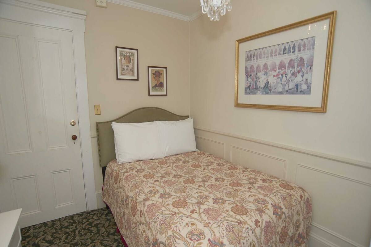 Standard Double Room, Ensuite (08 The Inn (no pets))