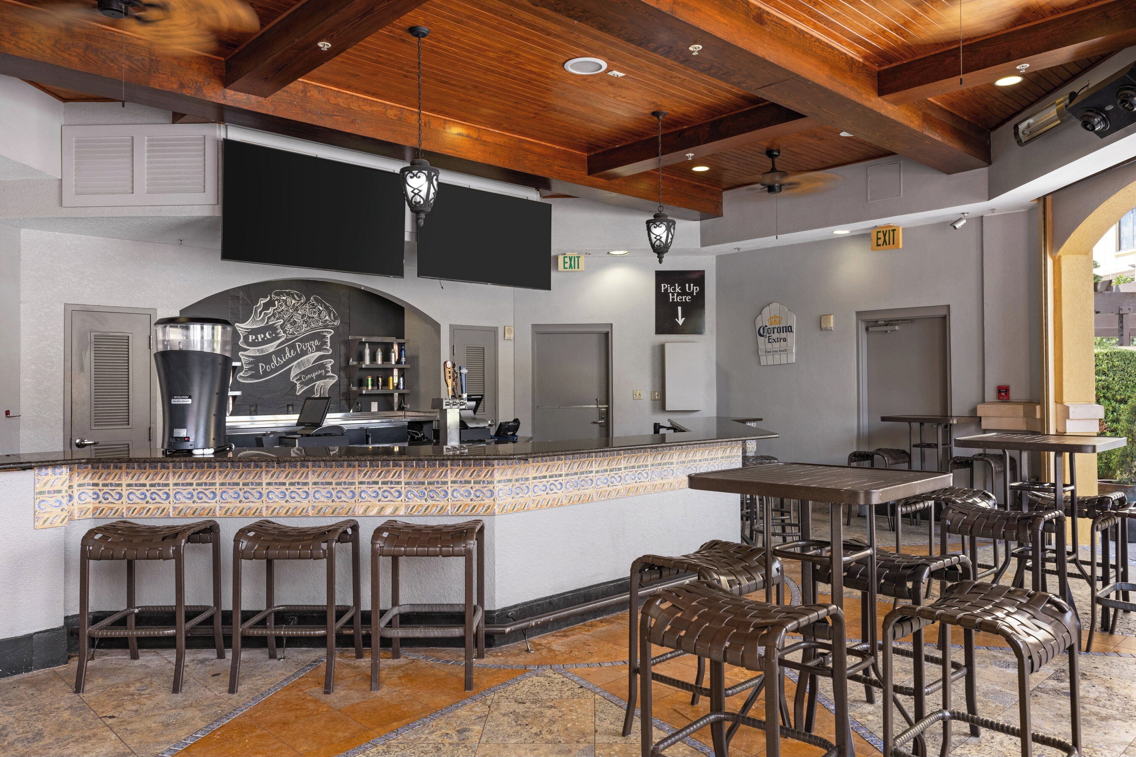 2 restaurants, breakfast served