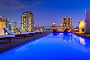 Outdoor pool, cabanas (surcharge), pool umbrellas