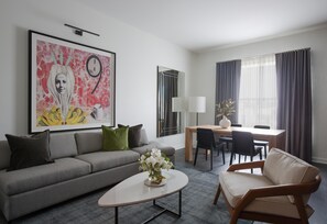 Andaz Extra Large Loft Suite | Biancheria da letto di alta qualità, una cassaforte in camera