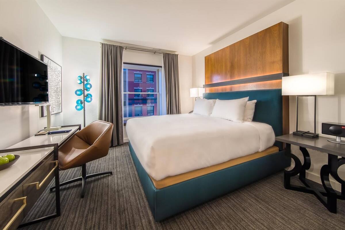 Premium bedding, in-room safe, desk, laptop workspace
