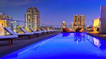 Outdoor pool, pool cabanas (surcharge), pool umbrellas