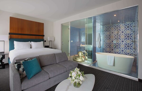 Premium bedding, in-room safe, desk, laptop workspace - Andaz San Diego, by Hyatt (San Diego)