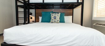 Magnolia Tree Hotel - Near Anaheim Convention Center