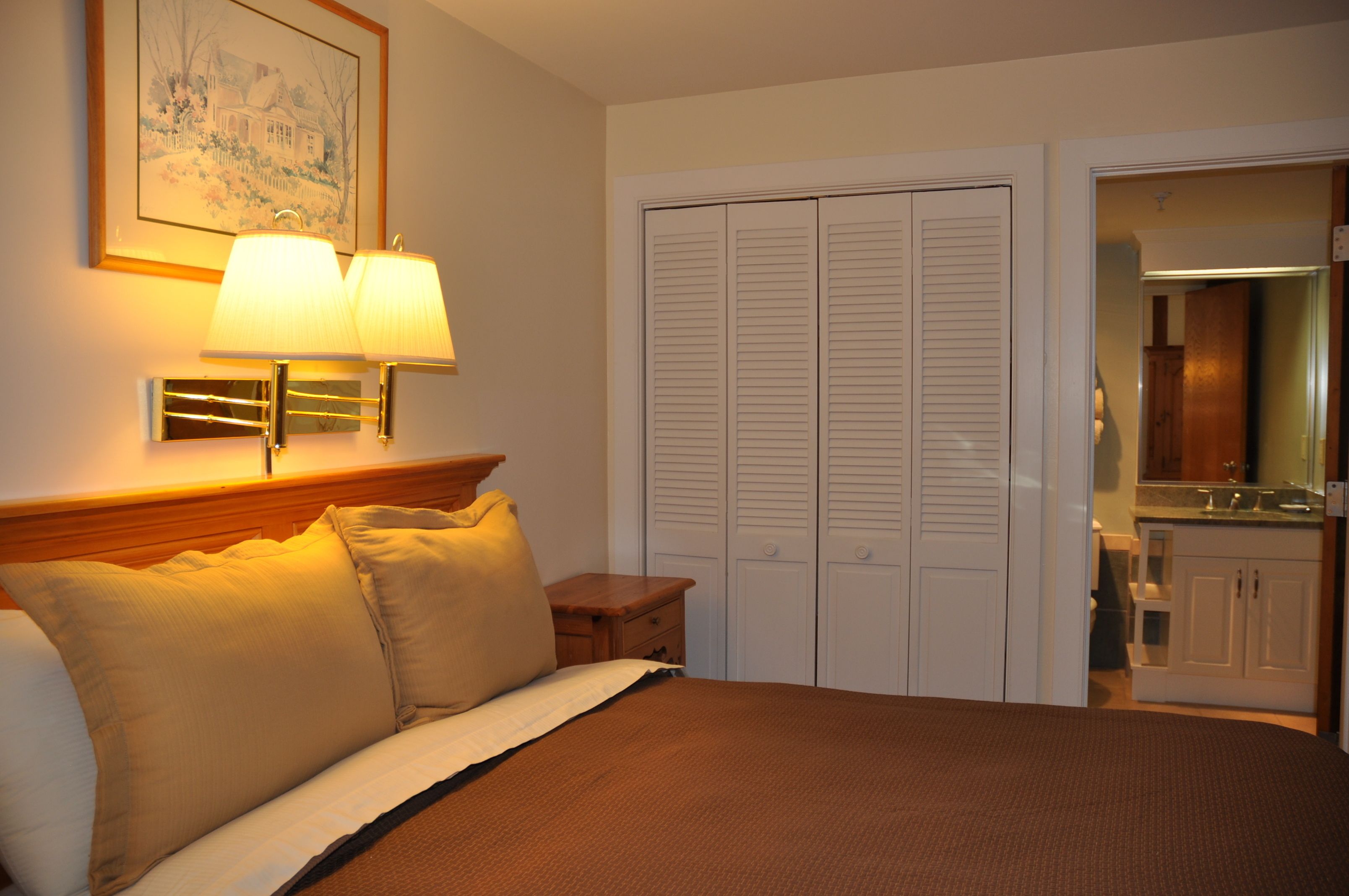 premium bedding, in-room safe, desk, iron/ironing board