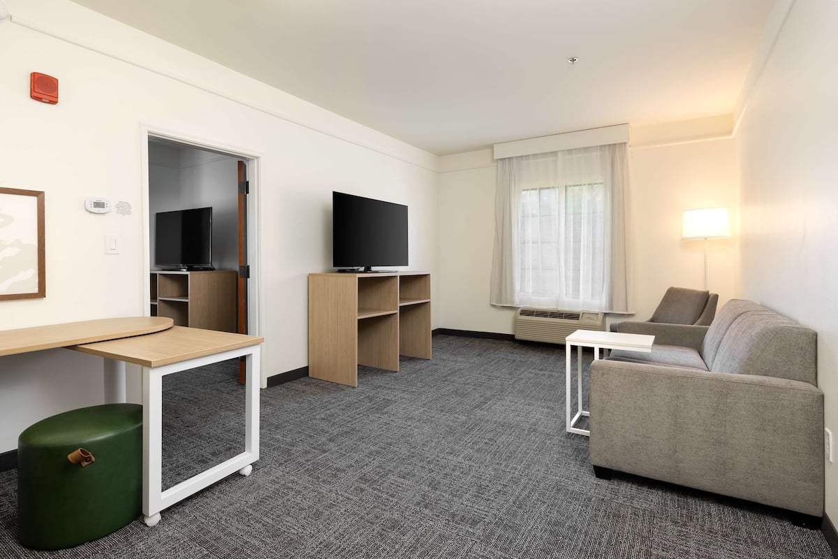 55-inch flat-screen tv with cable channels, tv