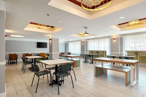Free daily buffet breakfast