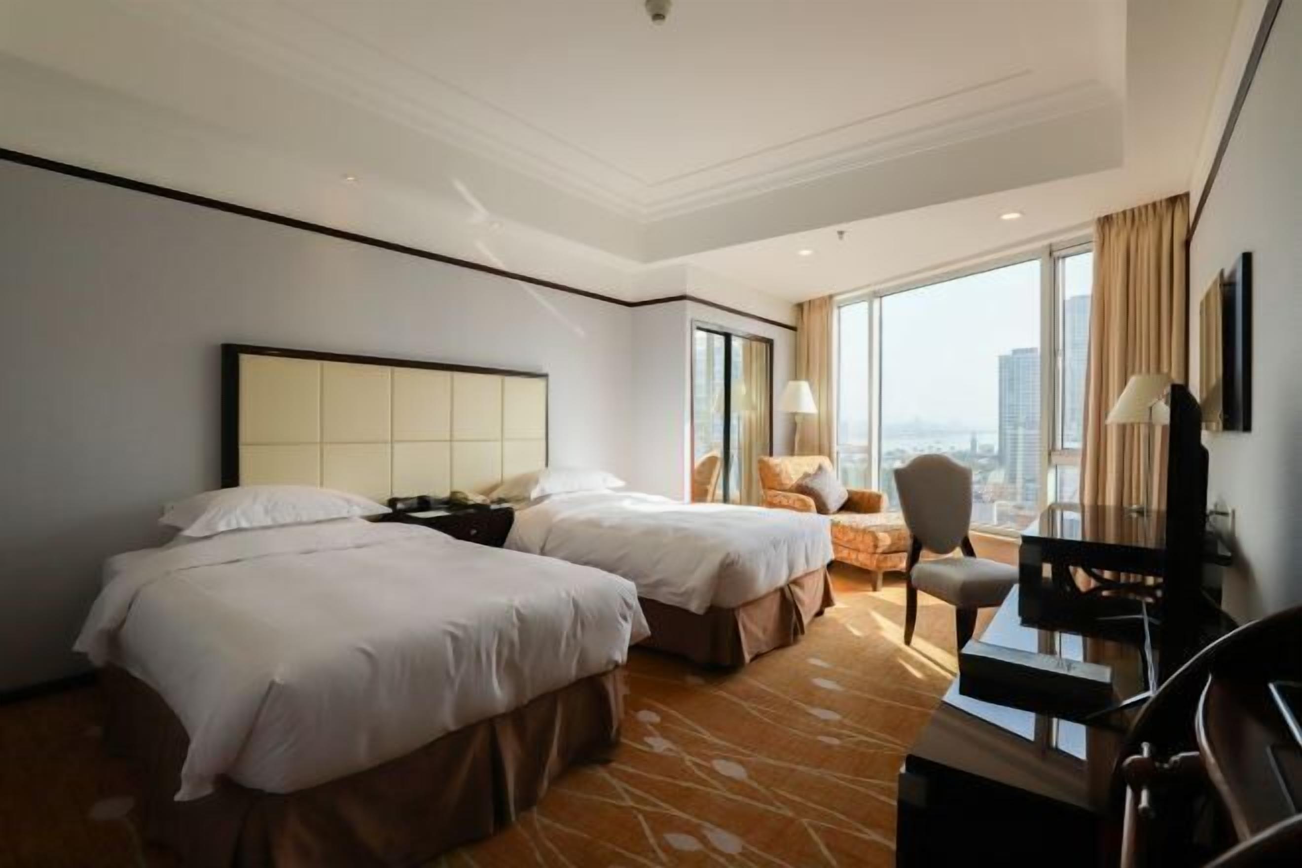 Minibar, desk, blackout drapes, soundproofing