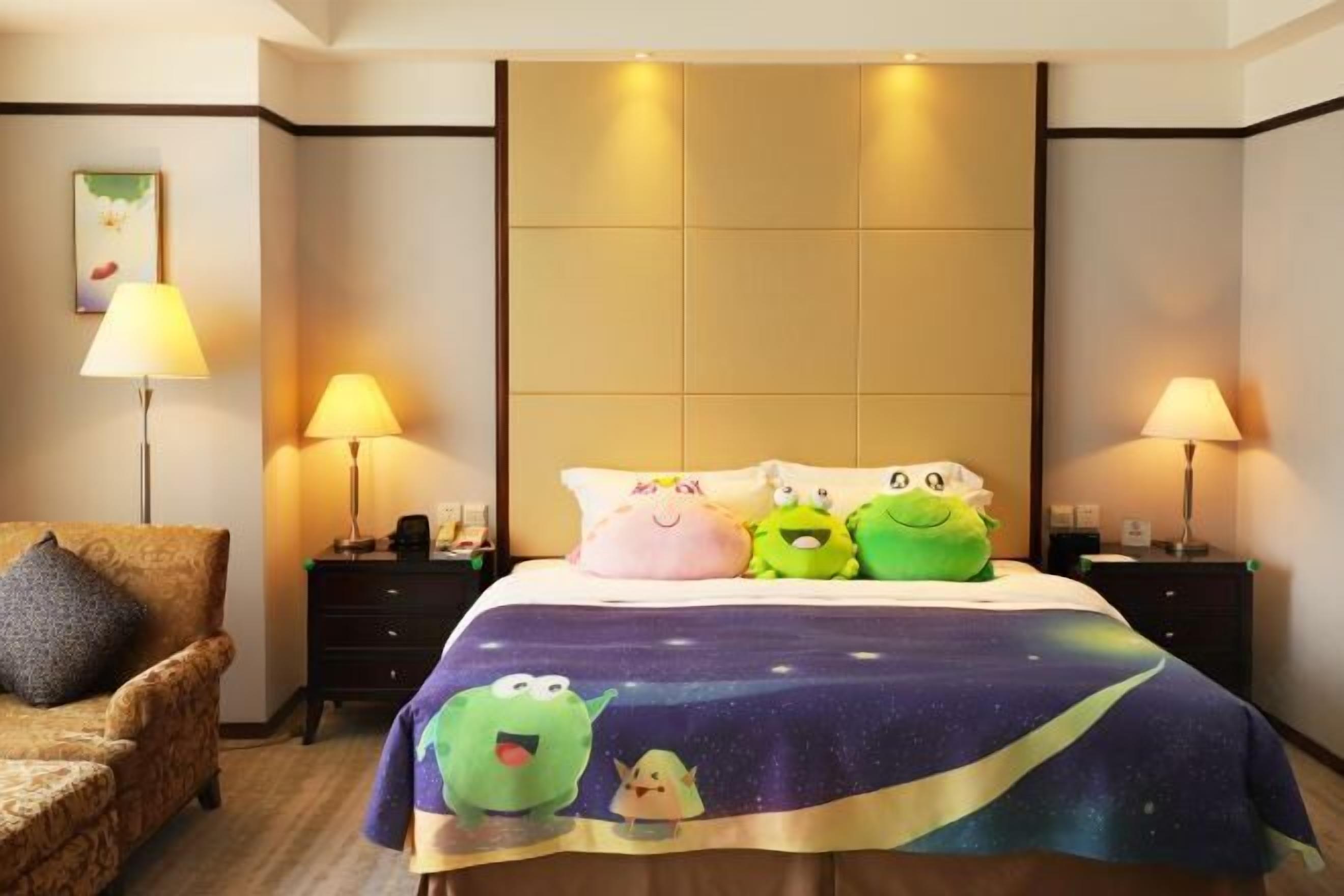 Minibar, desk, blackout drapes, soundproofing