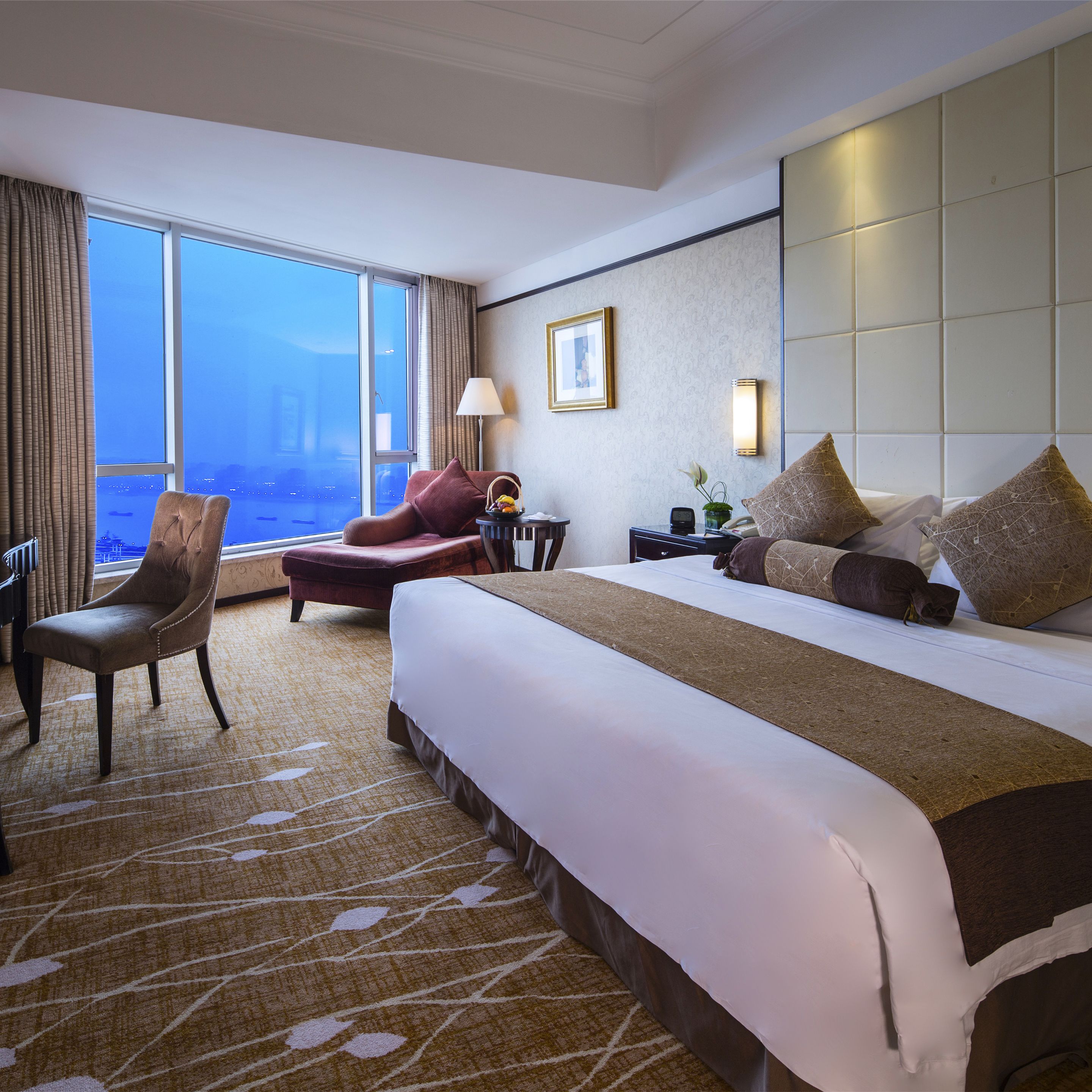 superior room, 1 king bed, smoking, river view | minibar, desk, blackout curtains, soundproofing