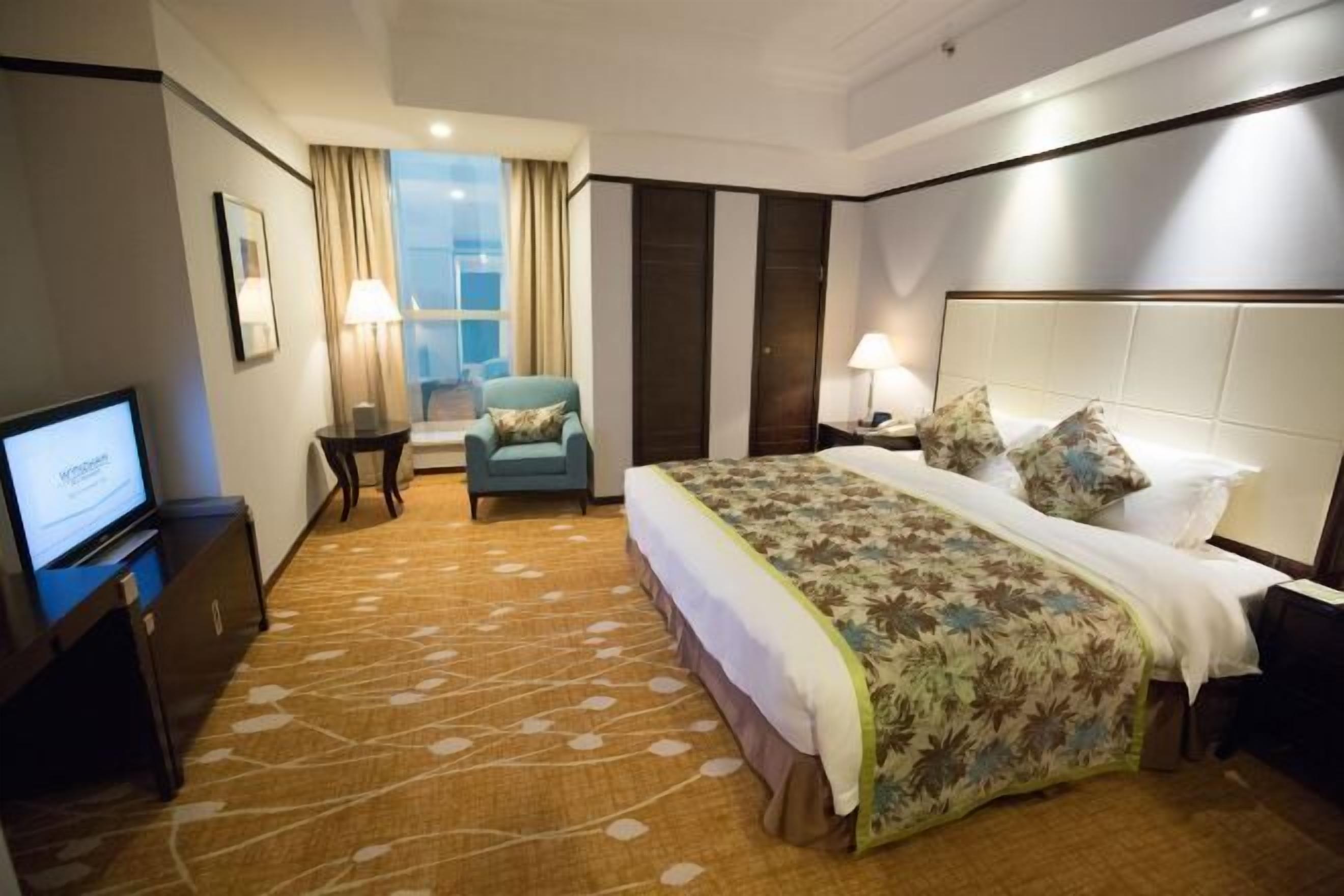 Minibar, desk, blackout drapes, soundproofing