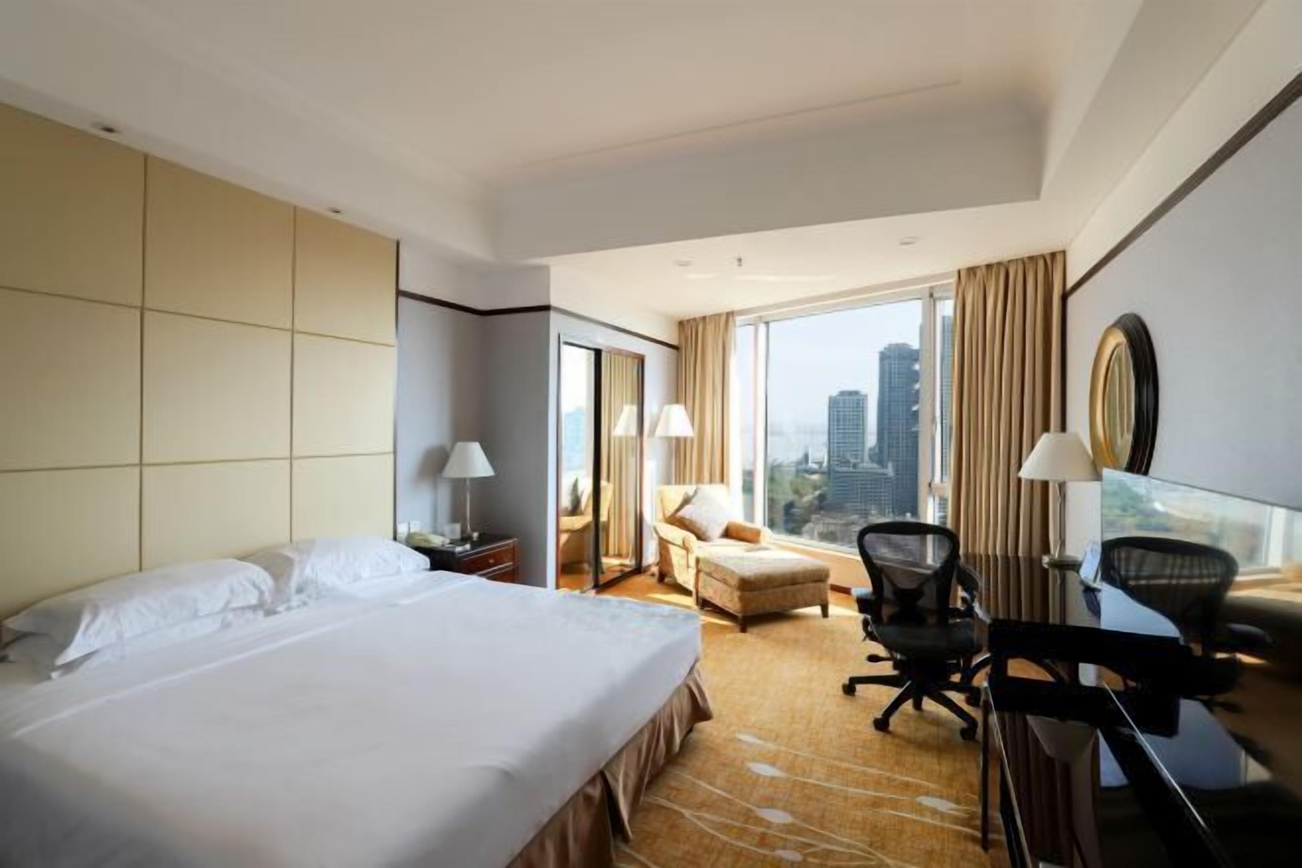 Minibar, desk, blackout drapes, soundproofing