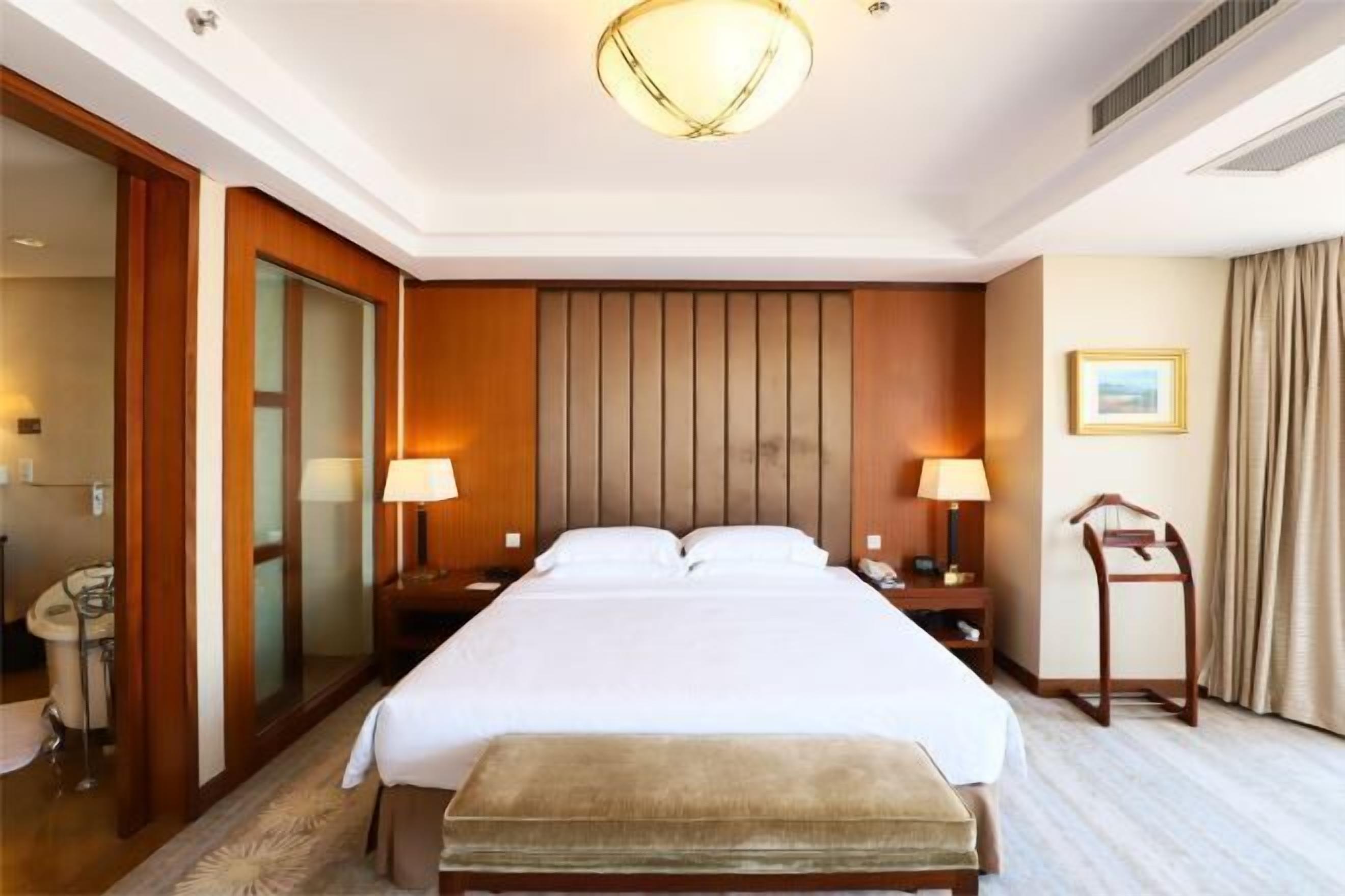 Minibar, desk, blackout drapes, soundproofing