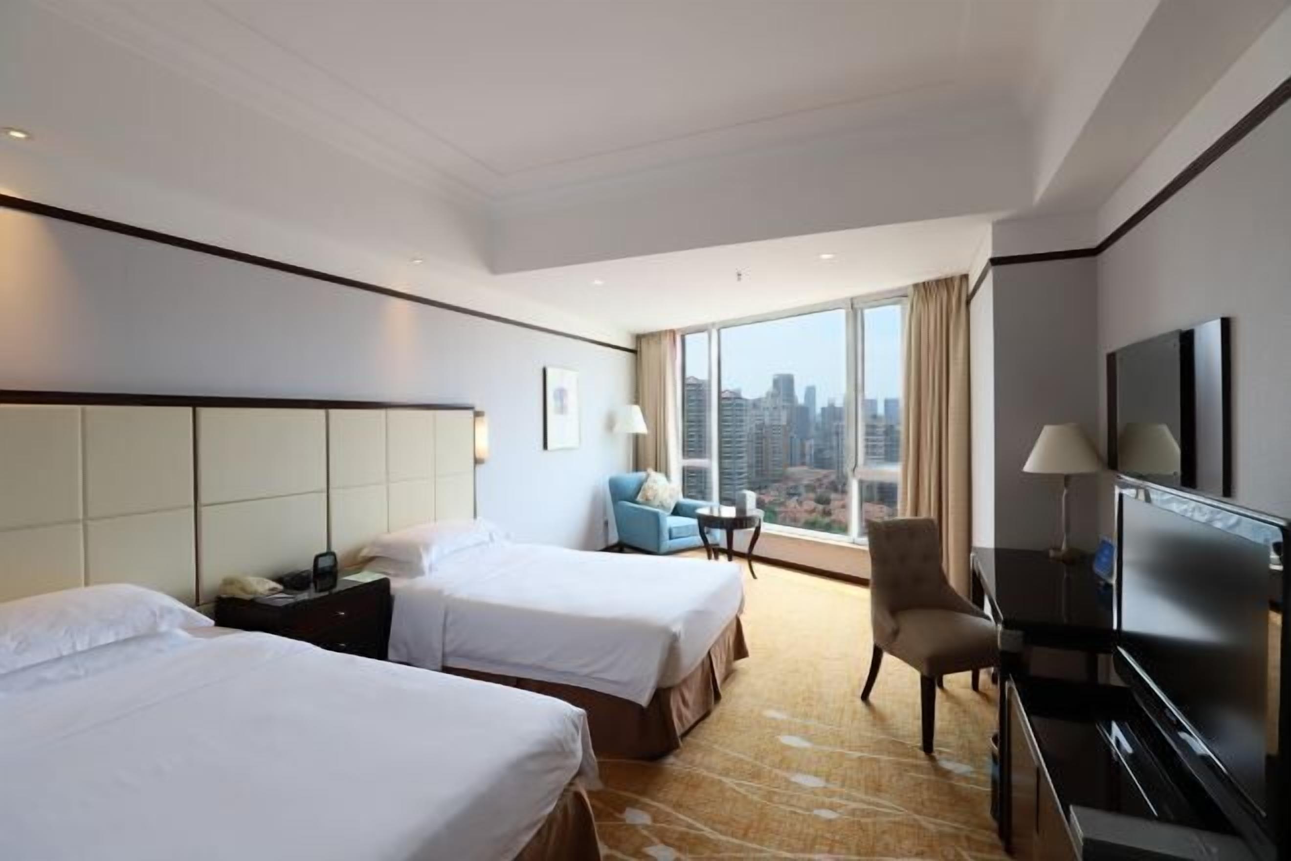 Minibar, desk, blackout drapes, soundproofing